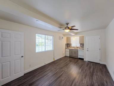 Main picture of 1213 Dewey Ave