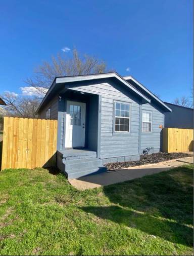 Main picture of 1520 S Santa Fe Ave