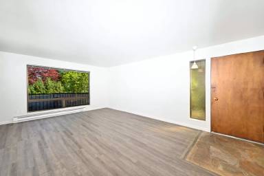 Main picture of 5601 McKinley Pl N