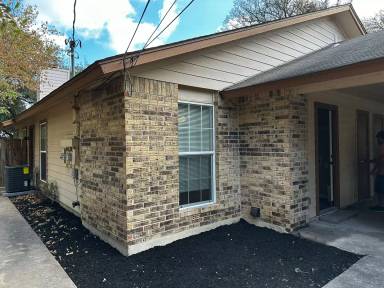 Main picture of 1306 Matthews Ln