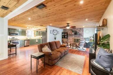 Main picture of 2606 Taylor St