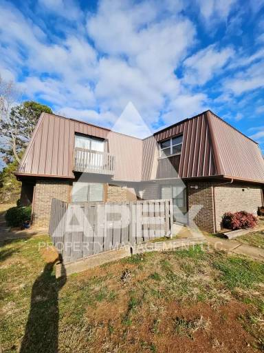 Main picture of Cedartop Ln - 504 - Unit D