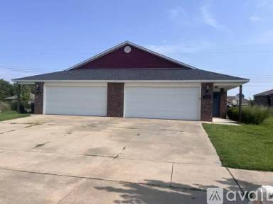 Main picture of 220 E Anabranch Ct