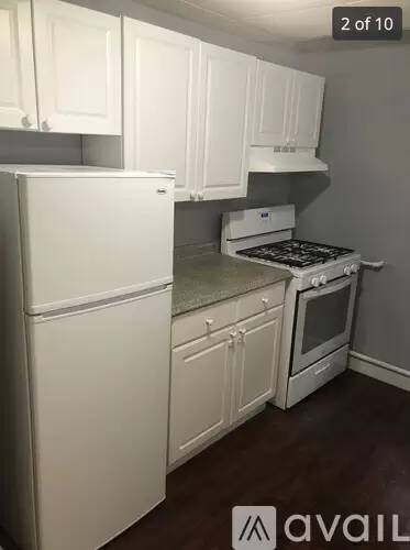 Main picture of 352 Riverway
