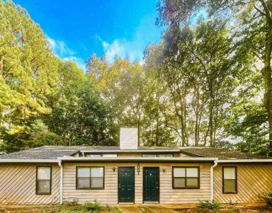Main picture of 4001 Hawthorne Cir SE