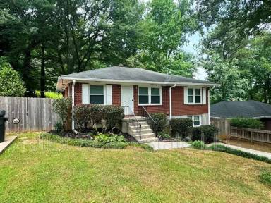 Main picture of 2519 N Clark Dr