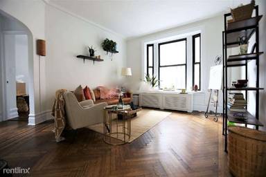 Main picture of 160 W 72nd St