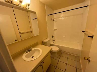 Main picture of 2537 S Lakecrest Dr