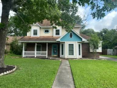 Main picture of 608 Dogwood St