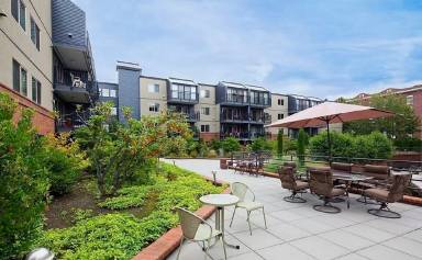 Main picture of 275 W Roy St