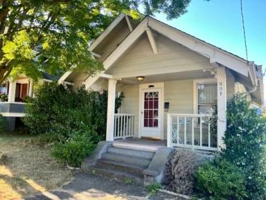 Main picture of 925 NW 61st St