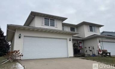 Main picture of 756 Saint John St