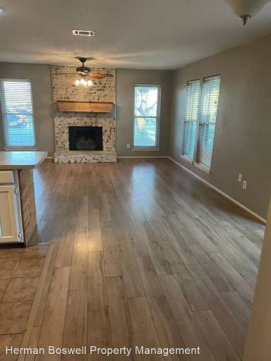 Main picture of 701 Boyd Dr