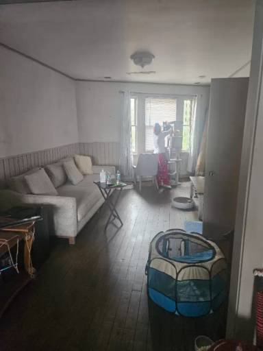 Main picture of 182 Main St