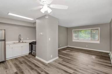 Main picture of 6061 2nd St NE