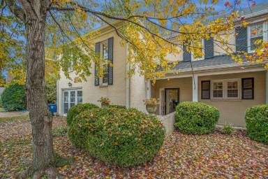 Main picture of 1129 W Main St