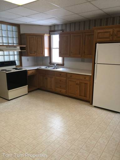 Main picture of 133 E High St