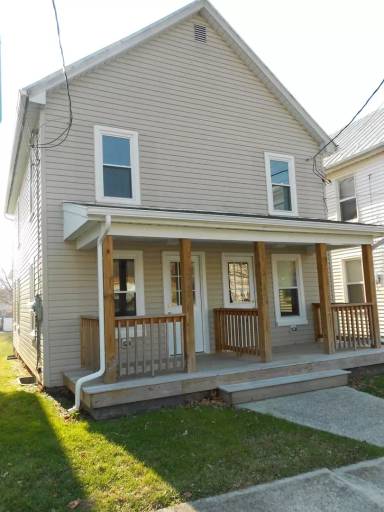Main picture of 447 W 5th St