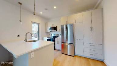 Main picture of 2837 Washington St