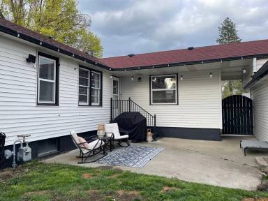 Main picture of 3703 W Rockwell Ave