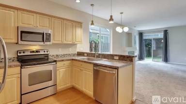 Main picture of 9817 N Clarendon Ave
