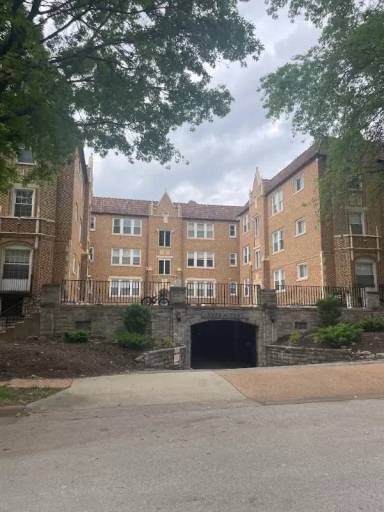 Main picture of 7551 Byron Pl