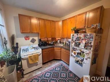 Main picture of 6422 N Greenview Ave