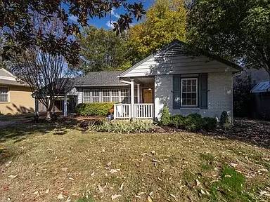 Main picture of 3668 Kenwood Ave