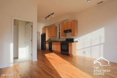 Main picture of 2636 N Halsted St