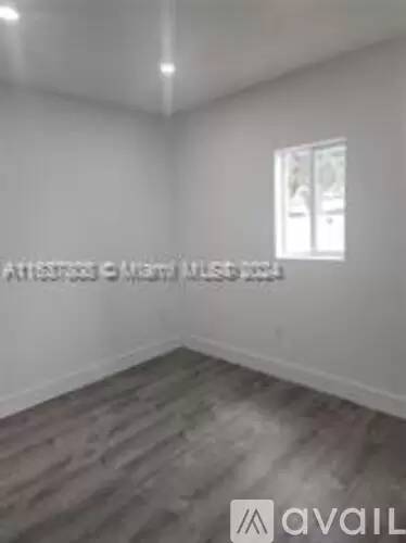 Main picture of 4967 E 8th Ct