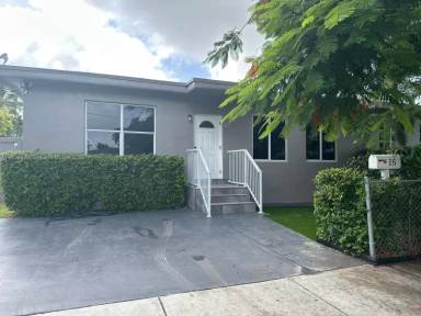 Main picture of 15 NW 31st Ave