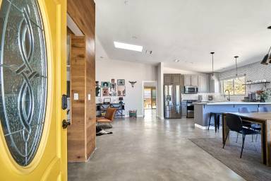 Main picture of 61715 Navajo Trl