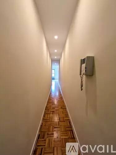Main picture of 230  East 78th St