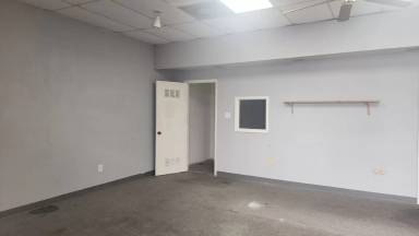 Main picture of 3008 S Olive St