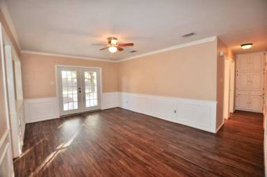 Main picture of 303 Cherry St