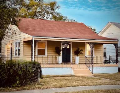 Main picture of 1235 W Ashland Ave