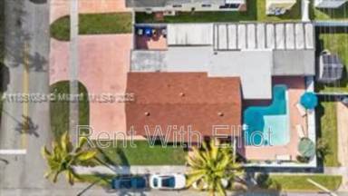 Main picture of 7601 Simms St