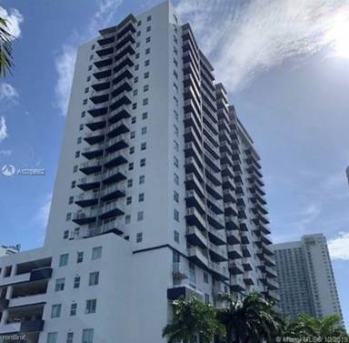 Main picture of 1800 Biscayne Plaza Condo