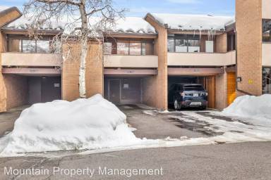 Main picture of 1704 Captain Molly Dr