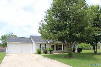 Main picture of 155 Fox Chase Trl