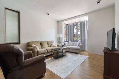 Main picture of 5735 Walnut St