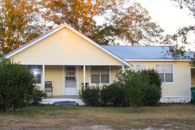Main picture of 3674 Veteran Rd