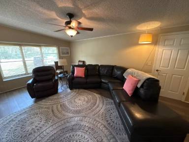 Main picture of 4430 N Williams Ave