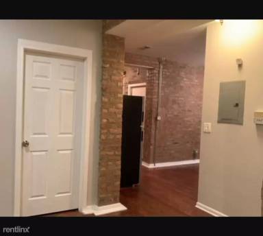 Main picture of 7608 S Kingston Ave