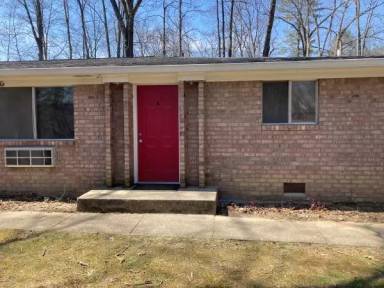 Main picture of 460 Wells Dr