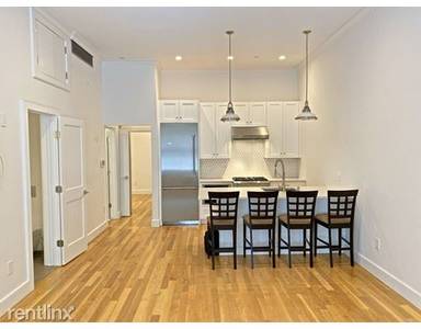 Main picture of 33 E Concord St