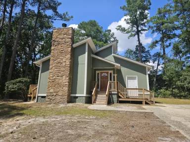 Main picture of 5590 Bellflower St