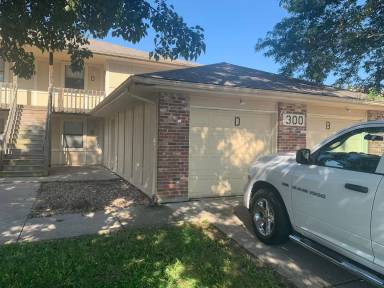 Main picture of 300 Sky Vue Dr