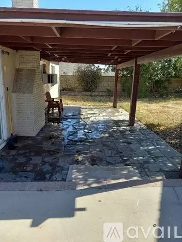 Main picture of 592 N Aspen Ave