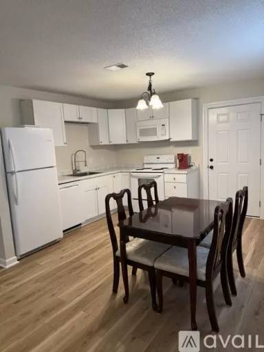 Main picture of 706 Shady Lane Dr